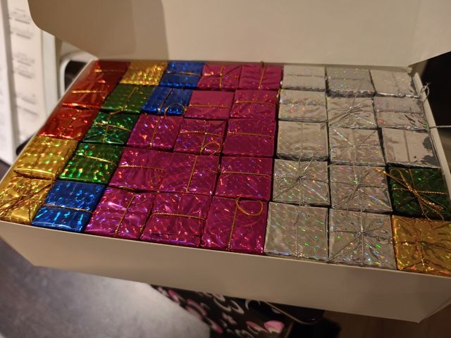 240 cajitas de regalo colores brillantes