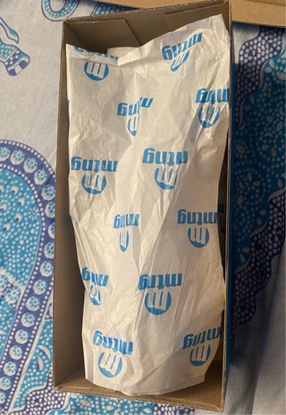 Sandalias doradas Mustang