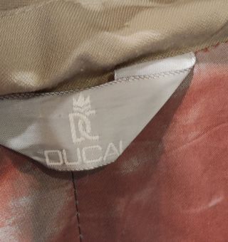 Gabardina mujer gris.