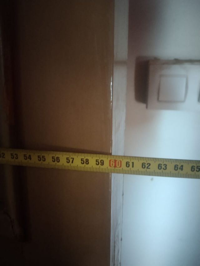 Puerta de madera, de calle maderade pino