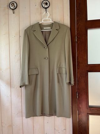Abrigo color Beige