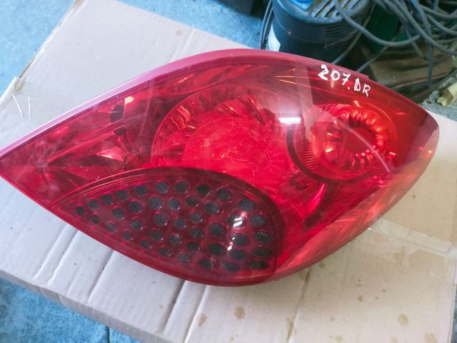 Piloto trasero Peugeot 207
