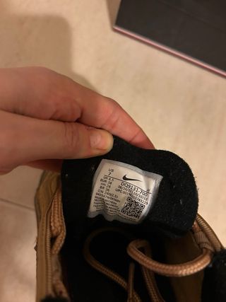 Bambas Nike Air Max color ocre 