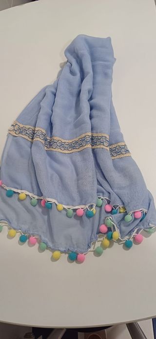 Foulard azul celeste con borloncitos
