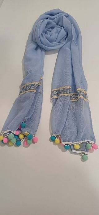 Foulard azul celeste con borloncitos
