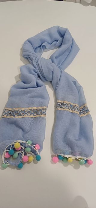 Foulard azul celeste con borloncitos