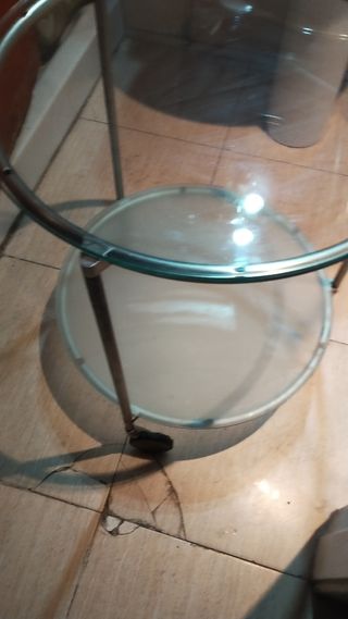 Mesa auxiliar cristal y metal