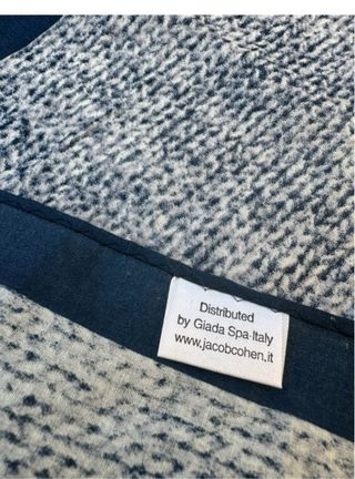 JACOB COHEN - Pañuelo En muy buen estado