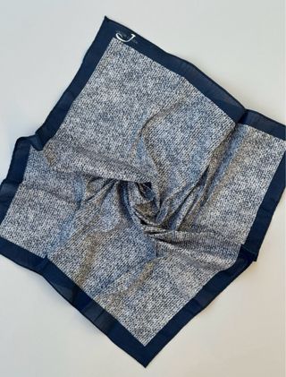 JACOB COHEN - Pañuelo En muy buen estado