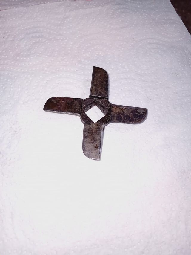 MAQUINA  DE PICAR CARNE ELMA Nº32