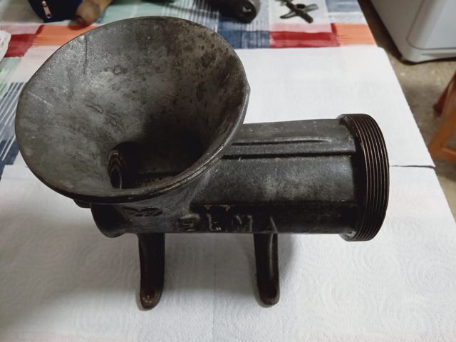 MAQUINA  DE PICAR CARNE ELMA Nº32