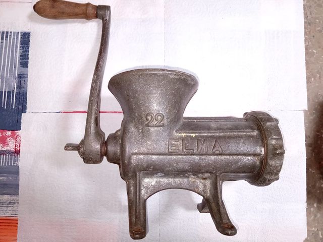 MAQUINA  DE PICAR CARNE ELMA Nº32