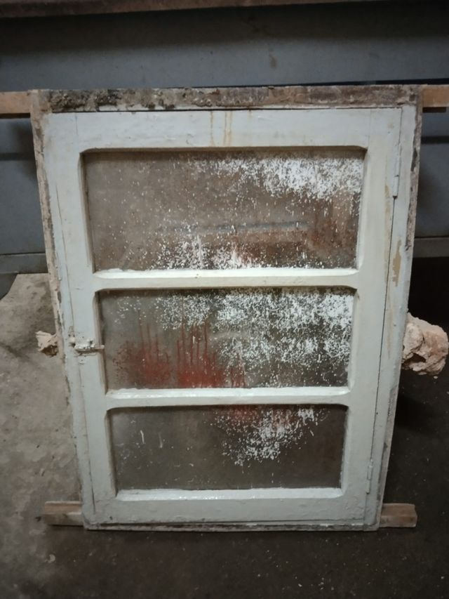 Venta de madera antigua vintage y su reja