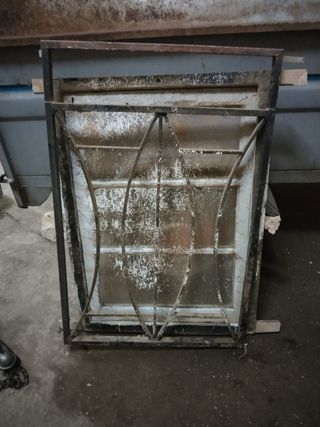 Venta de madera antigua vintage y su reja