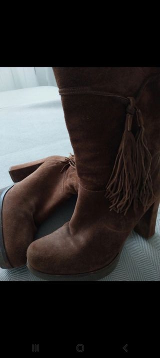 Botines media caña piel serraje camel