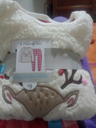 Lote 4 pijamas  NUEVOS niña  y!! REGALO!!