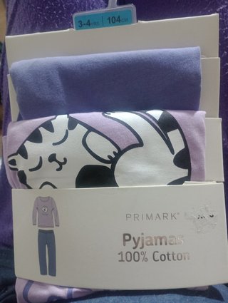 Lote 4 pijamas  NUEVOS niña  y!! REGALO!!