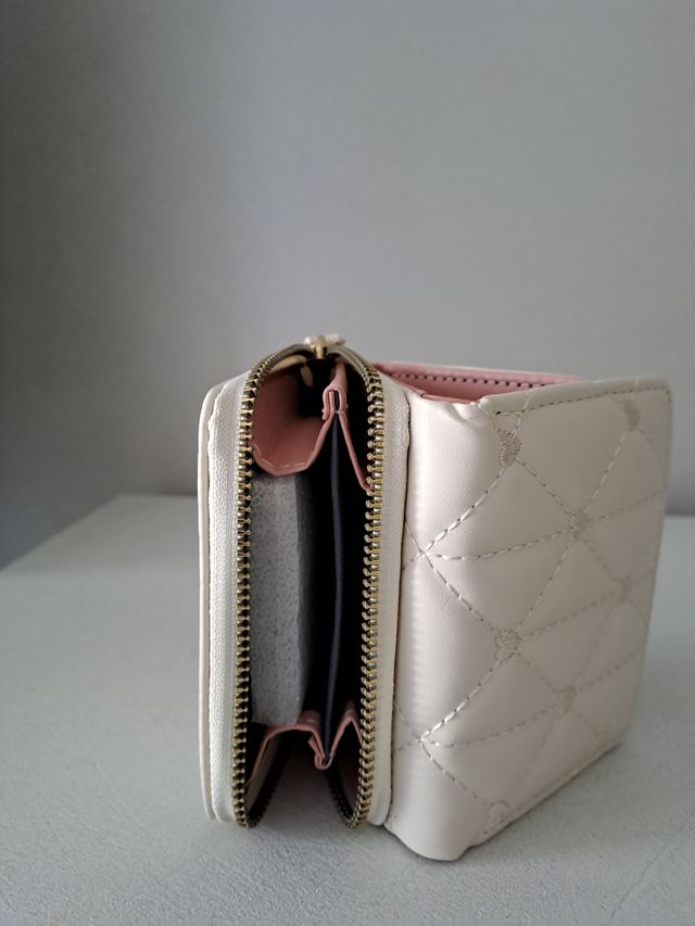 Portafoglio a cuore beige trapuntato