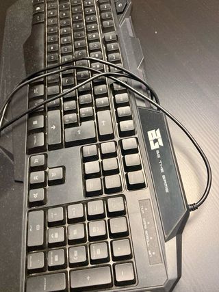 teclado + pantalla de ordenador