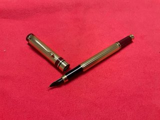 Pluma estilogáfica