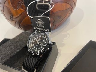 ESPECTACULAR RELOJ ADDIESDIVE modelo MILITAR