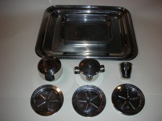 Vassoi vintage e lattiera ALESSI