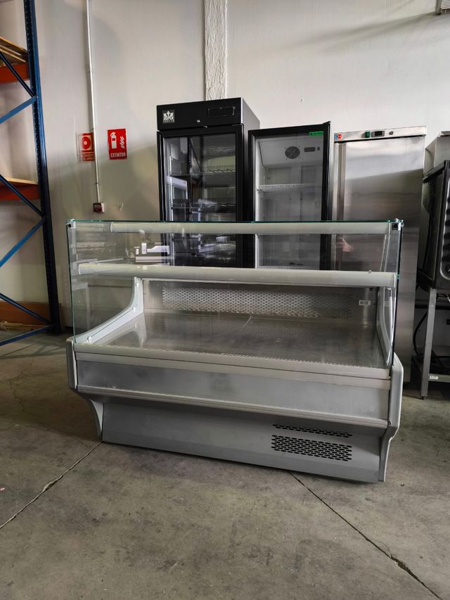 Vitrina charcutera refrigerada