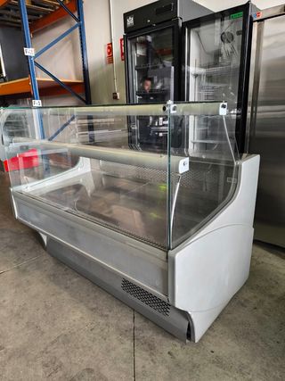 Vitrina charcutera refrigerada