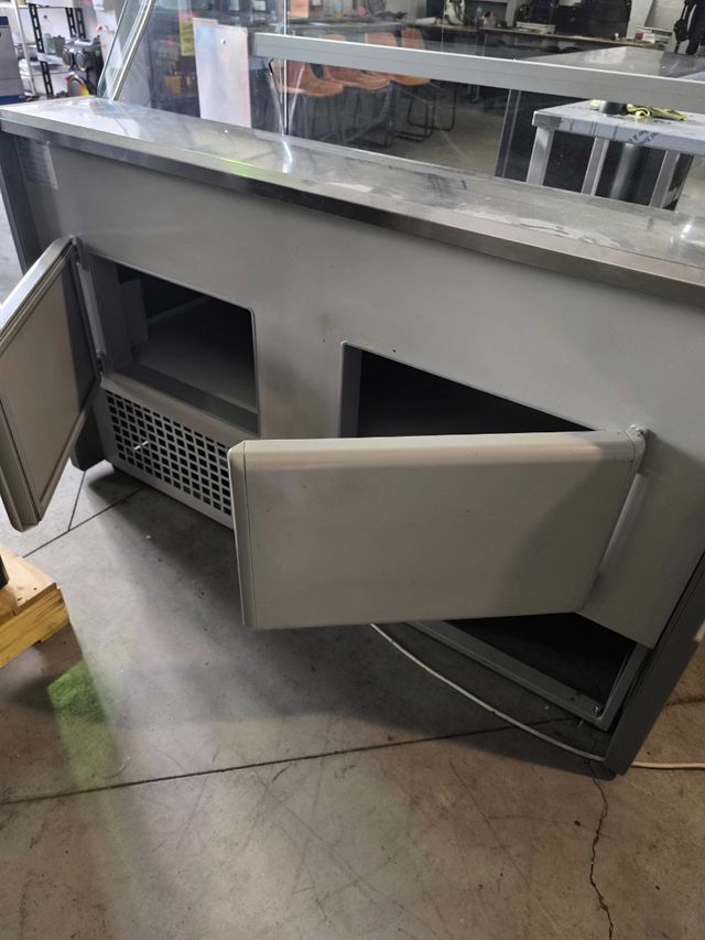 Vitrina charcutera refrigerada