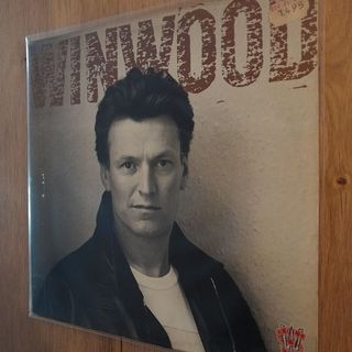 Steve Winwood - Roll With It