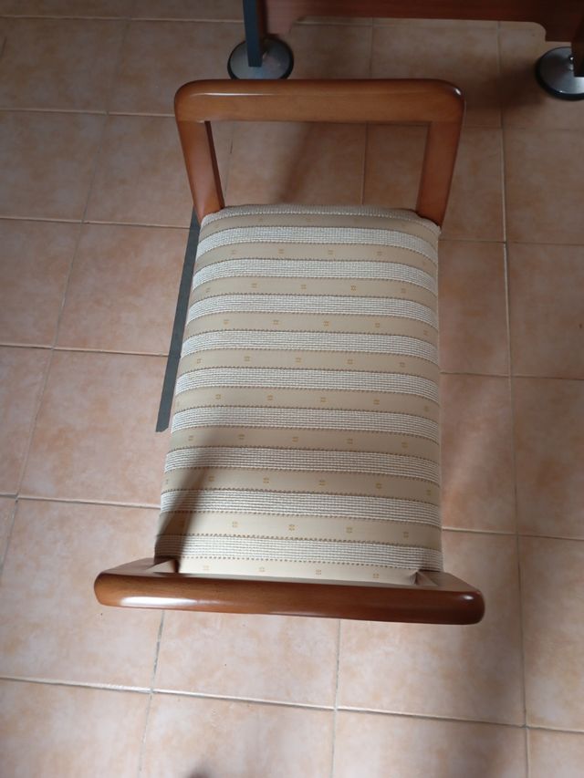 Banqueta tapizada