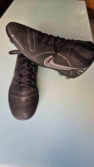 Botas de futbol Nike talla 42