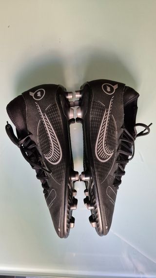 Botas de futbol Nike talla 42