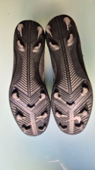 Botas de futbol Nike talla 42