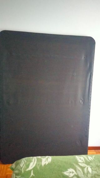 Base tapizada con agujeros de ventilacio