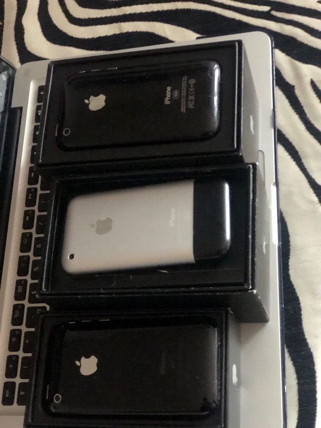 Iphone 1 2 3 con sus  cajas funcionan todos