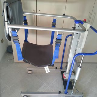 Sollevatore elettrico per disabili