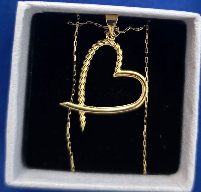 Collar con colgante corazon