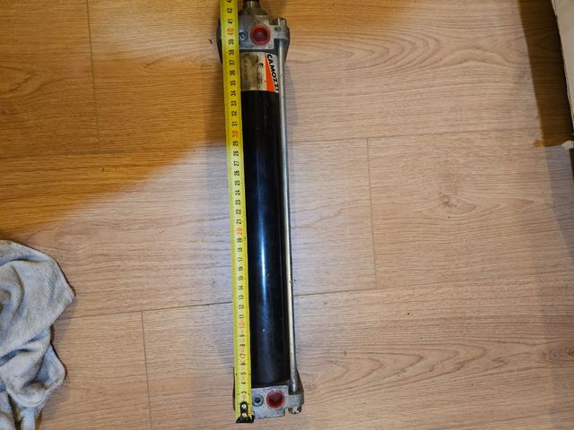 Cilindro/Pistón neumático 63x300 nuevo