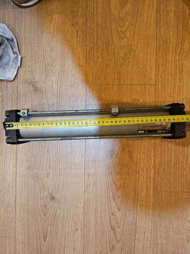 Cilindro/Pistón neumático 63x320 SMC