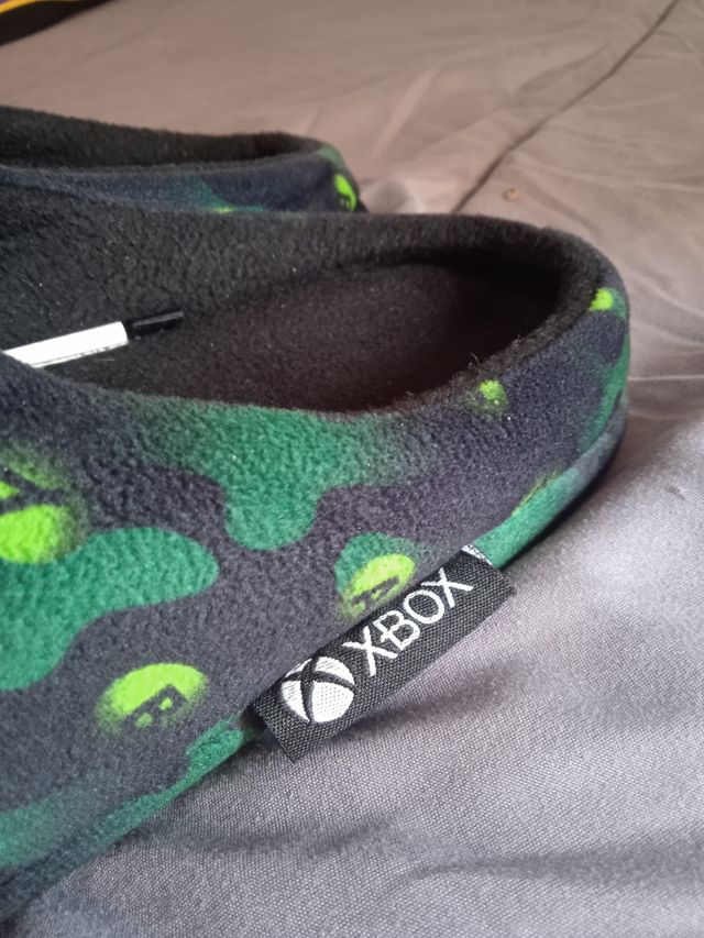 XBOX. NUOVE sneakers da casa taglia 35/36.