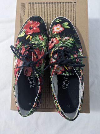 Zapatillas flores