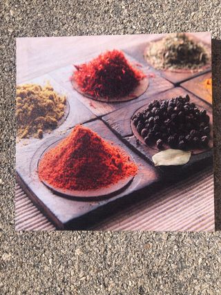 Coppia di quadri a tema speziato