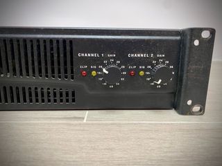 Amplificador QSC RMX 2450