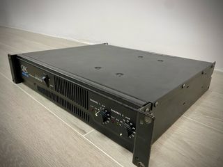 Amplificador QSC RMX 2450