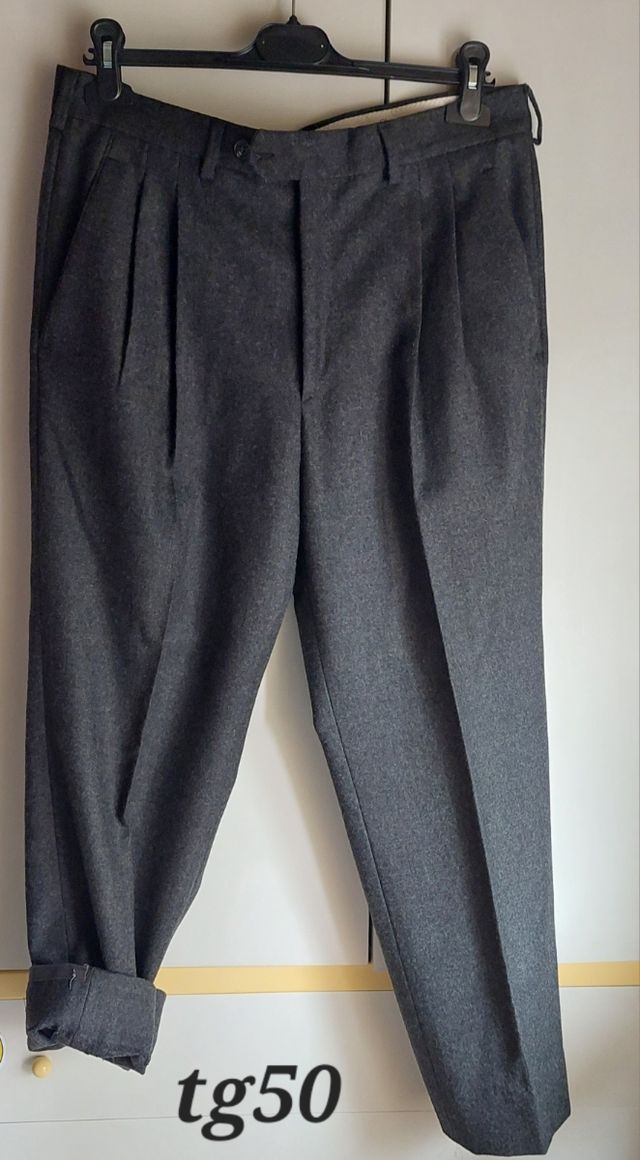 Pantaloni pregiati uomo