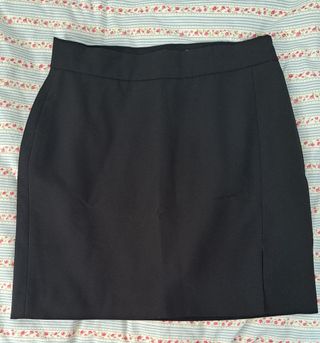 Falda negra corta
