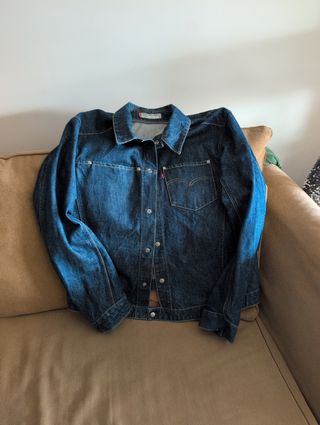 Levis cazadora