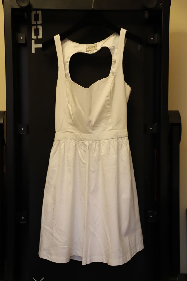 Vestito scollo a cuore Bershka Dressy CollectiVe