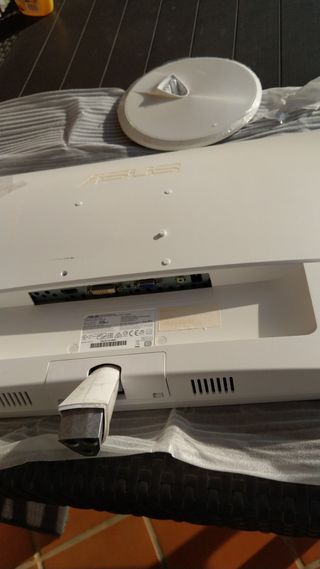 ASUS 239H blanco 2 altavoces